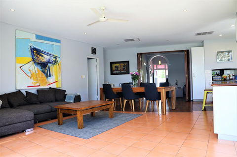 Fremantle Heritage Home For You To Enjoy! - Accommodation in Surfers Paradise 12