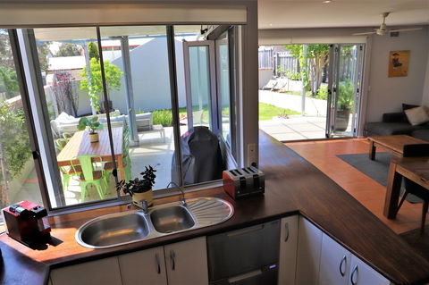 Fremantle Heritage Home For You To Enjoy! - Accommodation in Surfers Paradise 7