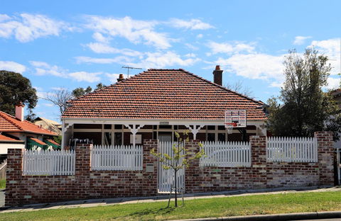 Fremantle Heritage Home For You To Enjoy! - Accommodation in Surfers Paradise 0