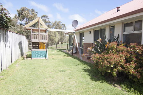Stableford Cottage Holiday Home Dunsborough - Accommodation in Surfers Paradise 5