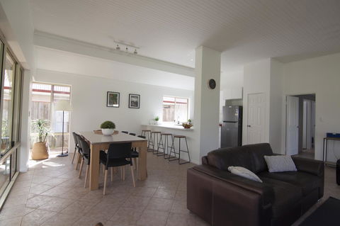 Stableford Cottage Holiday Home Dunsborough - Accommodation in Surfers Paradise 4