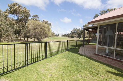 Stableford Cottage Holiday Home Dunsborough - Accommodation in Surfers Paradise 7