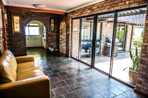 Geraldton Holliday Villas - Accommodation in Surfers Paradise 11