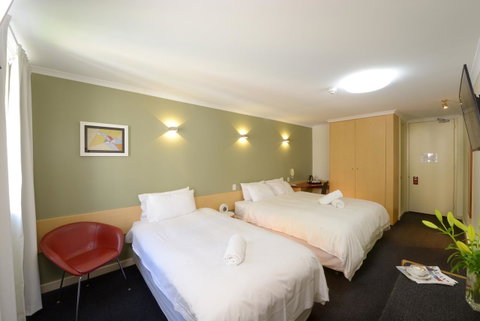 Sullivans Hotel - Accommodation in Surfers Paradise 11