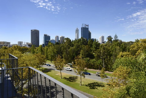 Sullivans Hotel - Accommodation in Surfers Paradise 3
