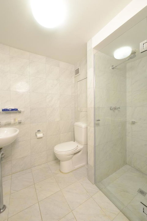 Sullivans Hotel - Accommodation in Surfers Paradise 2