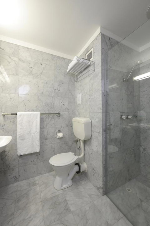 Sullivans Hotel - Accommodation in Surfers Paradise 10