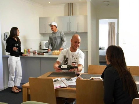 Leeuwin Apartments - Accommodation in Surfers Paradise 13