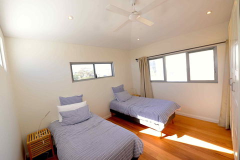 Sunny Blinco Street House - Accommodation in Surfers Paradise 10