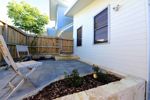 Sunny Blinco Street House - Accommodation in Surfers Paradise 12