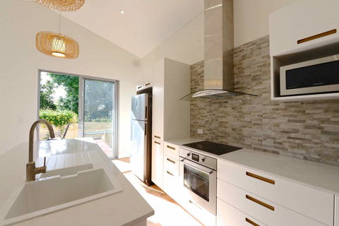 Sunny Blinco Street House - Accommodation in Surfers Paradise 3