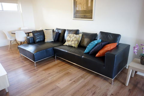 Studio 208 With Ocean Views - Accommodation in Surfers Paradise 1