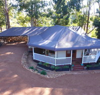 Quiet Escapes Cottages - Accommodation in Surfers Paradise