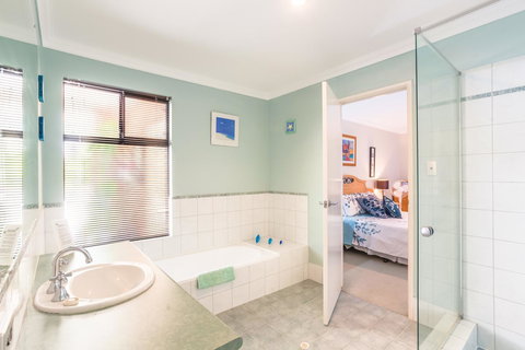 Seatrees Accommodation - Accommodation in Surfers Paradise 8