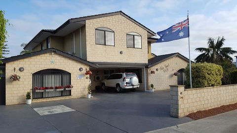 Palm Beach Bed & Breakfast - Accommodation in Surfers Paradise 38