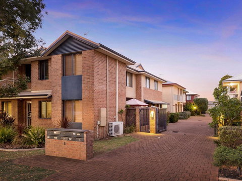 Cooper Street - Accommodation in Surfers Paradise 39