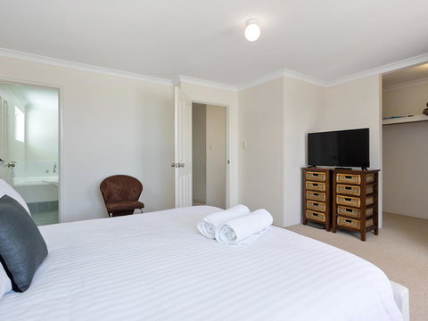 Cooper Street - Accommodation in Surfers Paradise 7