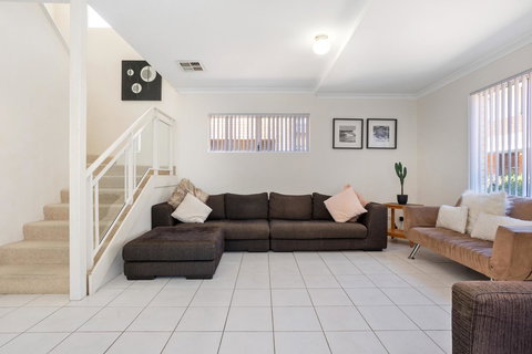 Cooper Street - Accommodation in Surfers Paradise 1