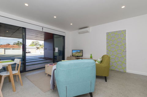 Sunset Place Apartments - Accommodation in Surfers Paradise 29