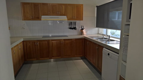 Waterside Canal Dreams - Accommodation in Surfers Paradise 8