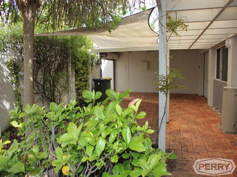 Waterside Canal Dreams - Accommodation in Surfers Paradise 1