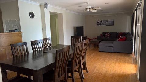 Waterside Canal Dreams - Accommodation in Surfers Paradise 25