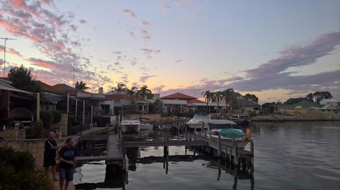 Waterside Canal Dreams - Accommodation in Surfers Paradise 3