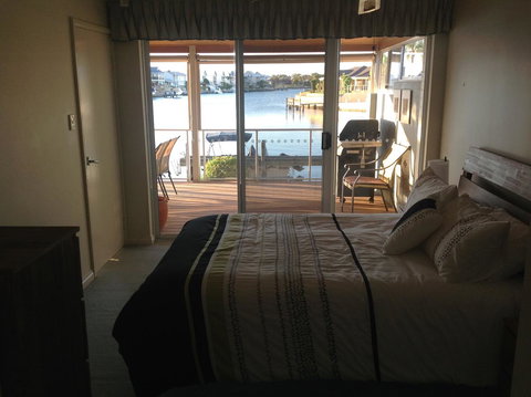 Waterside Canal Dreams - Accommodation in Surfers Paradise 17