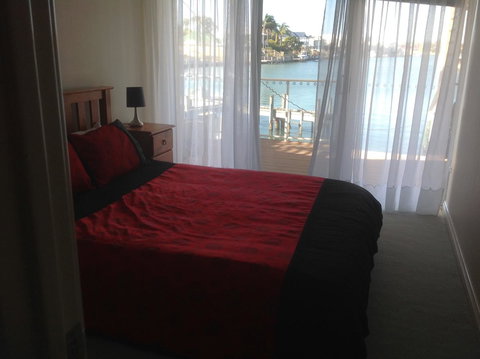 Waterside Canal Dreams - Accommodation in Surfers Paradise 19
