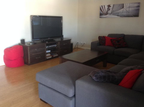 Waterside Canal Dreams - Accommodation in Surfers Paradise 26