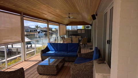 Waterside Canal Dreams - Accommodation in Surfers Paradise 6