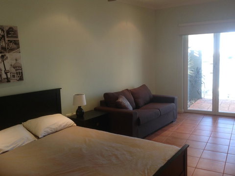 Waterside Canal Dreams - Accommodation in Surfers Paradise 21