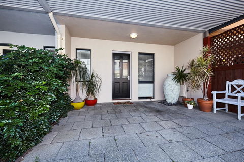 Fremantle Townhouse Unit 6 - Accommodation in Surfers Paradise 11