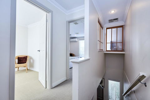 Fremantle Townhouse Unit 6 - Accommodation in Surfers Paradise 6