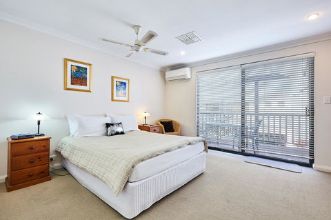 Fremantle Townhouse Unit 6 - Accommodation in Surfers Paradise 8