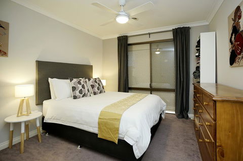 Marcus Villa Booragoon - Accommodation in Surfers Paradise 1