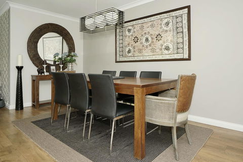 Marcus Villa Booragoon - Accommodation in Surfers Paradise 7