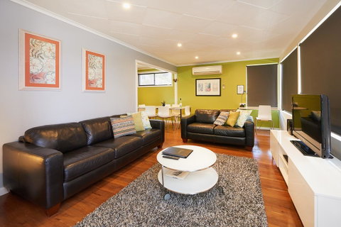 Albany Harbourside Apartments And Houses - Accommodation in Surfers Paradise 4