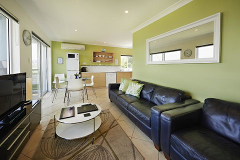 Albany Harbourside Apartments And Houses - Accommodation in Surfers Paradise 44