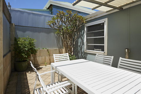 Albany Harbourside Apartments And Houses - Accommodation in Surfers Paradise 5