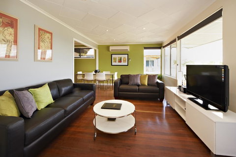Albany Harbourside Apartments And Houses - Accommodation in Surfers Paradise 32