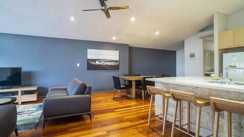 Central Avenue Apartments - Accommodation in Surfers Paradise 6