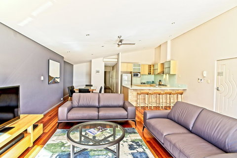 Central Avenue Apartments - Accommodation in Surfers Paradise 13