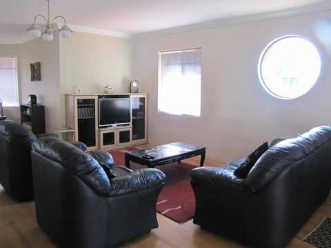 Ocean View Retreat - Accommodation in Surfers Paradise 1