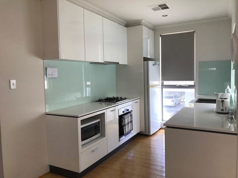 Gerring Court With Free 1 Car Bay Parking - Accommodation in Surfers Paradise 8
