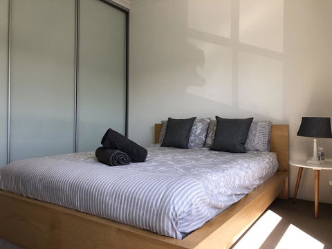 Gerring Court With Free 1 Car Bay Parking - Accommodation in Surfers Paradise 2
