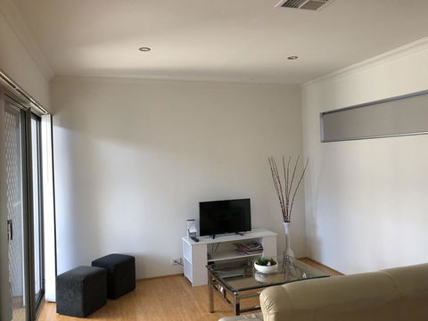 Gerring Court With Free 1 Car Bay Parking - Accommodation in Surfers Paradise 13