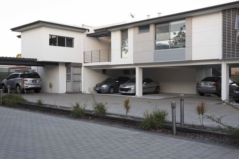 Gerring Court With Free 1 Car Bay Parking - Accommodation in Surfers Paradise 17