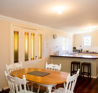 Yvonnes Rest Holiday Home - Accommodation in Surfers Paradise