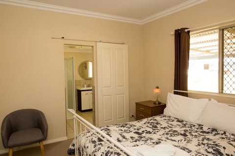 Yvonnes Rest Holiday Home - Accommodation in Surfers Paradise 3